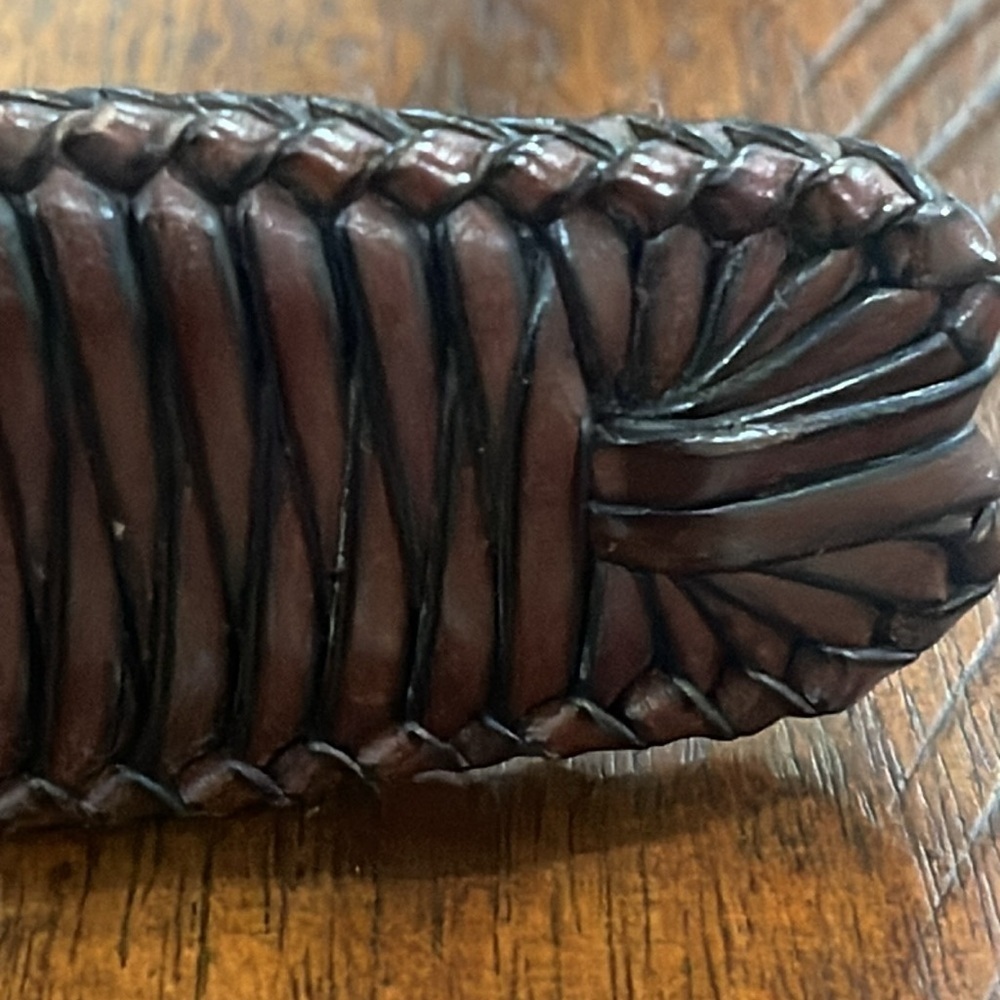 Tommy Bahama Brown woven leather belt brass tone buckle size 36 - Picture 4 of 16